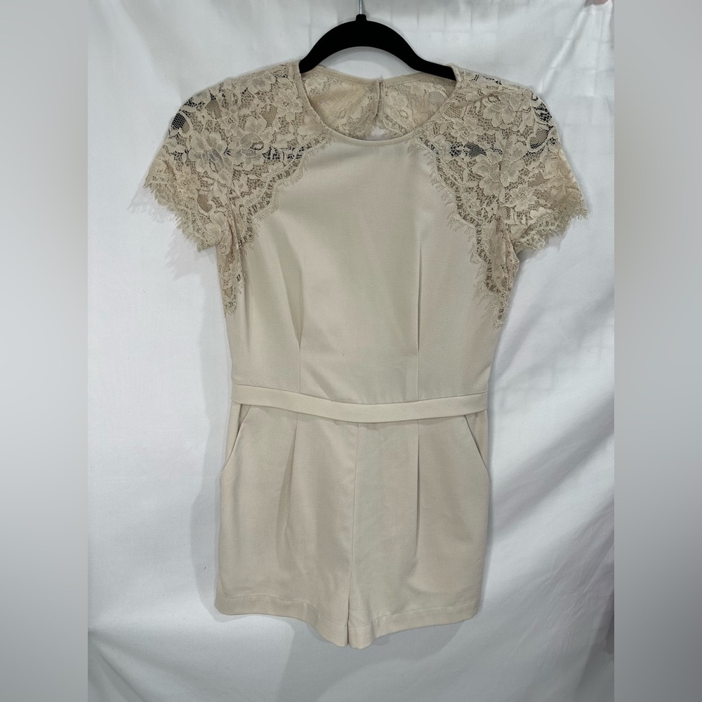 BCBGMaxAzria Cream Lace Romper size 0